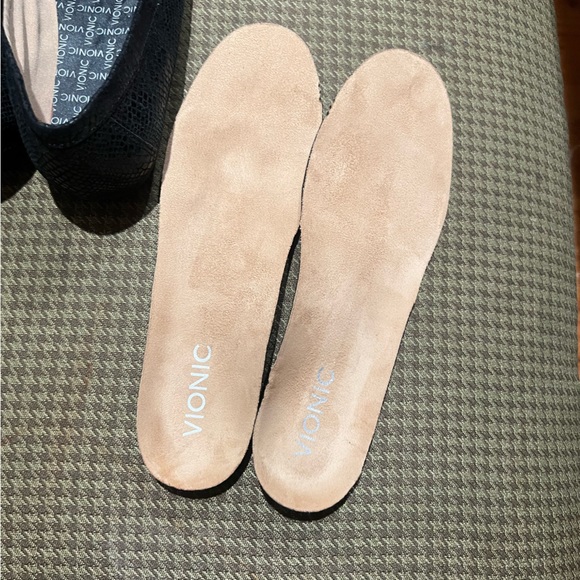 Vionic | Snakeskin Patterned Mocassins - Picture 8 of 8